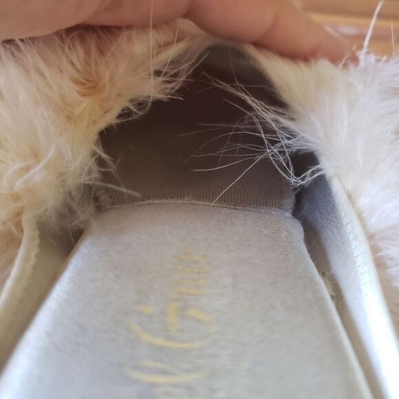 VINTAGE fuzzy slippers - Picture 8 of 14